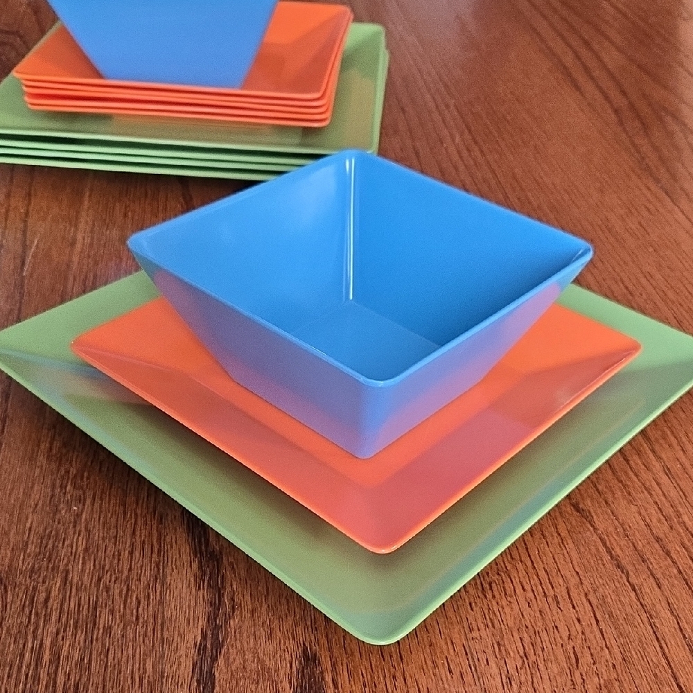 Swell by Target Hard Plastic Colorful 6 Place Settings Square Dinnerware Set